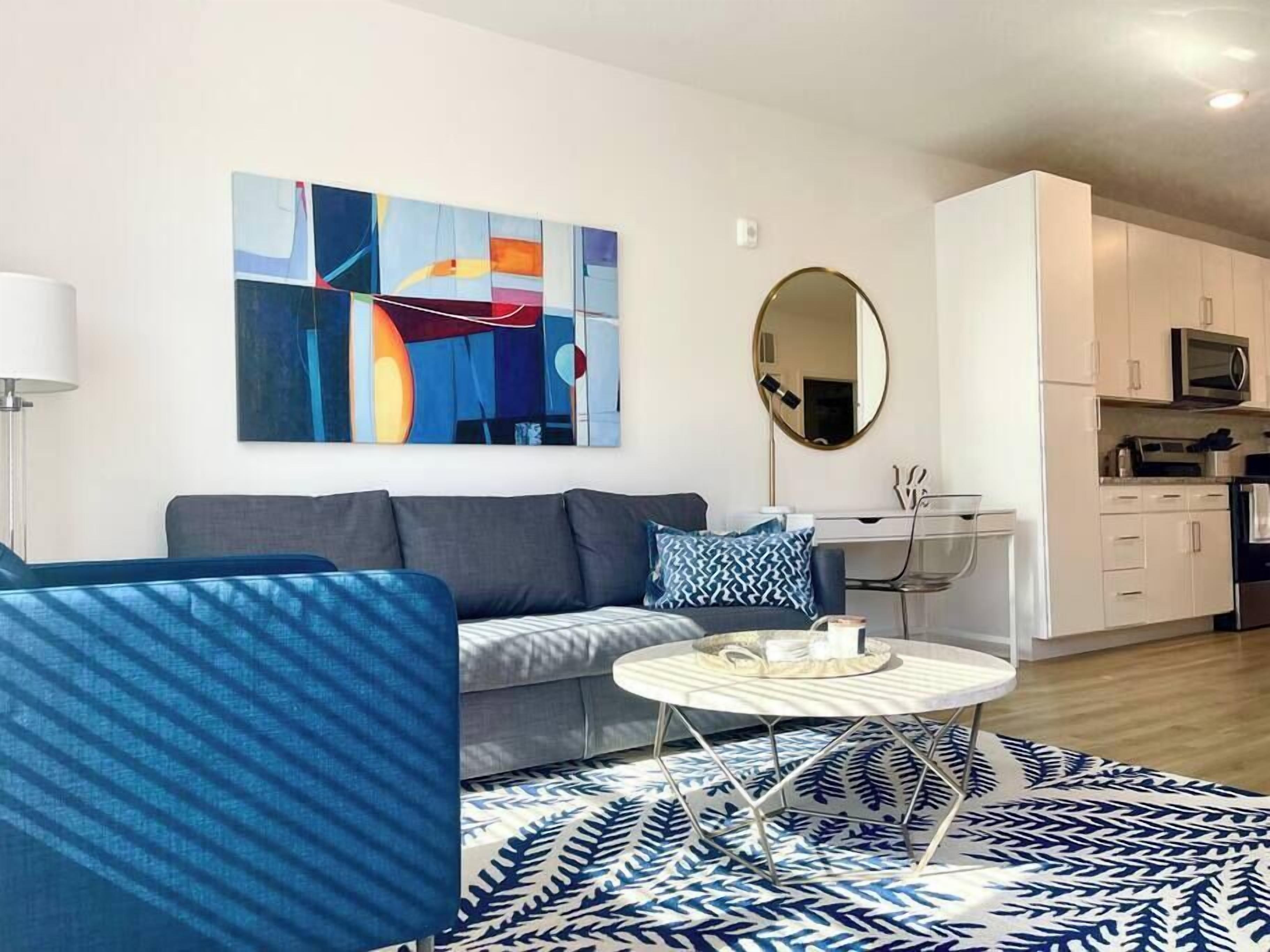 5 STARS 1BR•Hyde Park•5mDTwn•POOL