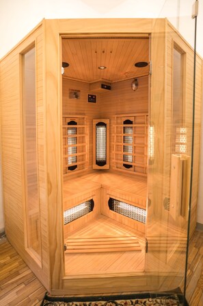 Sauna - Elegant Florence Villa: Spa & Panoramic Views with Gym, Jacuzzi and Gardens (Toscana)