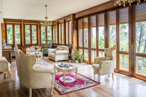 Interior - Elegant Florence Villa: Spa & Panoramic Views with Gym, Jacuzzi and Gardens (Toscana)