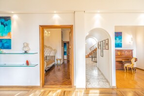 5 chambres, bureau, fer et planche à repasser, Wi-Fi gratuit