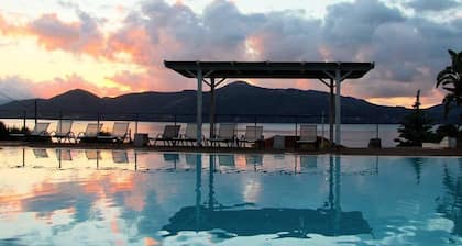 Thalassa Hotel