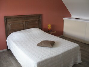 2 slaapkamers, een strijkplank/strijkijzer, gratis wifi