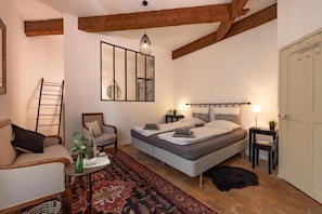 5 makuuhuonetta, silitysrauta/-lauta, Wi-Fi, vuodevaatteet