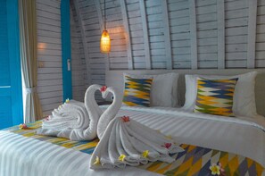 Desk, soundproofing, free WiFi, bed sheets - The MG Villa & SPA (Penida Island)
