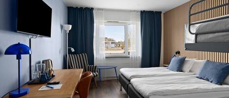 Family Room, Multiple Beds, Non Smoking