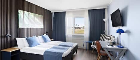 Standard Room, 2 Twin Beds, Non Smoking | Desk, laptop workspace, free WiFi, bed sheets