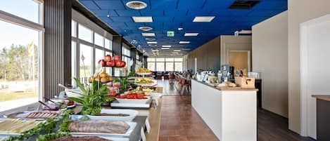 Free daily buffet breakfast