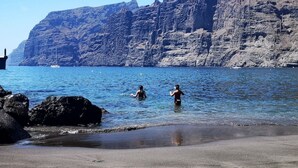 صورة غير مصنفة، 3 من 38، زرّ