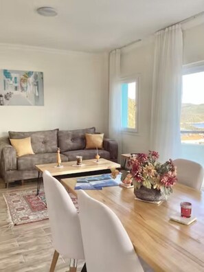 Deniz Manzarali B-5 3+1 | Living area