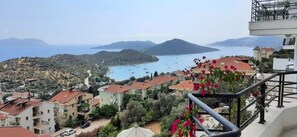 Deniz Manzarali C-7 2+1 | Living area - Fly Inn Suites Kaş (Kas)