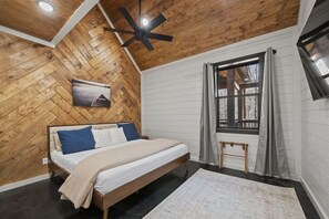 6 habitaciones, tabla de planchar con plancha y cuna de viaje