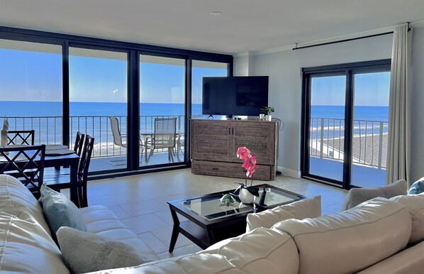 Smart TV - Beach Front,2bed 2bath, Pool, Huge Balcony (panama city beach)