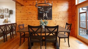 Dining - Incredible Mountain Views Near Dtown Gatlinburg! (Gatlinburg)