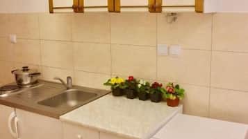 Apartemen Comfort | Dapur pribadi | Lemari es kecil