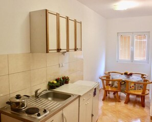 Comfort Apartment | Private kitchen | Mini-fridge