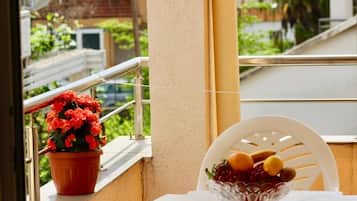 Basic Studio | Terrace/patio