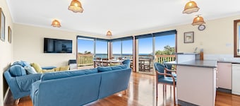 54 Noble Parade on Dalmeny