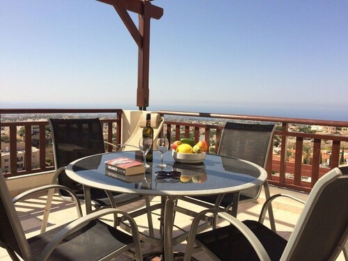 Amazing panoramic ocean views, large sunny terrace.