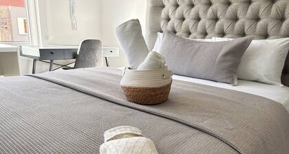 Beautiful house+suite: Convenient, comfortable, safe, well located, garage, barbecue area