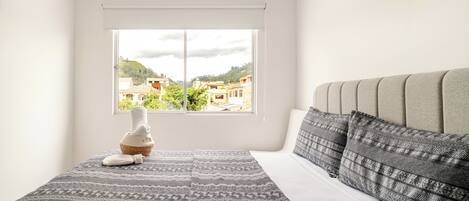 5 habitaciones, escritorio, tabla de planchar con plancha y wifi gratis