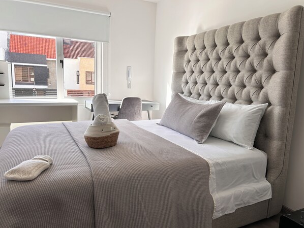 5 habitaciones, escritorio, tabla de planchar con plancha y wifi gratis 