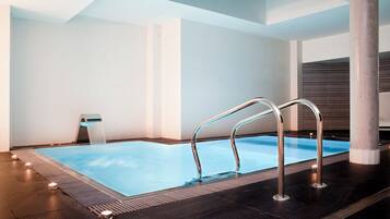 Suite Premium, 1 cama King size | Caja de seguridad en la habitación y decoración personalizada