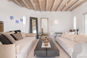 3 bedrooms, in-room safe, iron/ironing board, free WiFi - Ocean Blue Villa - 3 BDRM & Private pool (Mykonos)