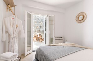 3 chambres, coffres-forts dans les chambres, fer et planche Ă repasser