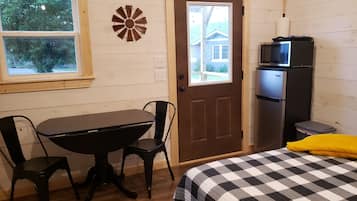 1 habitación, wifi y ropa de cama