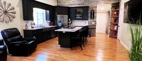 Frigorífic, microones, forn i placa de cuina