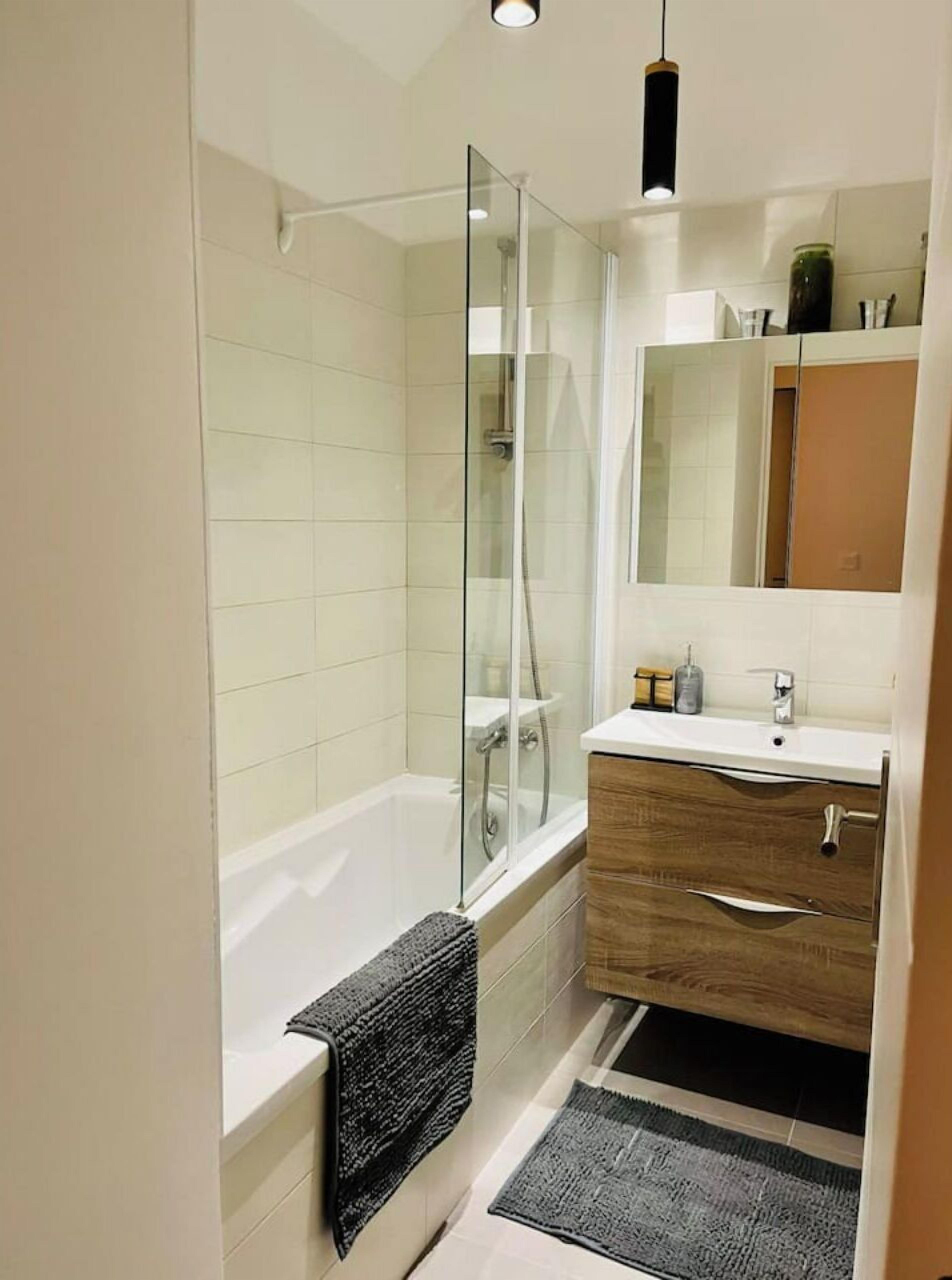 吹风机、毛巾、肥皂