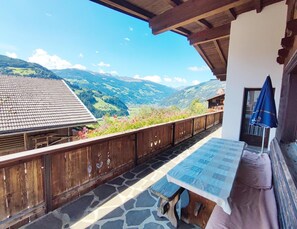 Balcony - Chalet in Hippach Near Ski Paradise (Hippach)