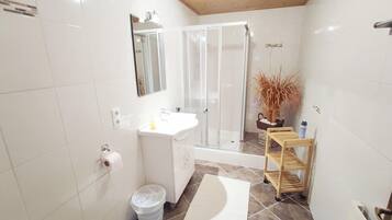 House | Bilik Mandi