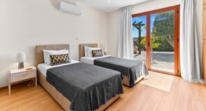 5 bedrooms, iron/ironing board, travel crib, free WiFi