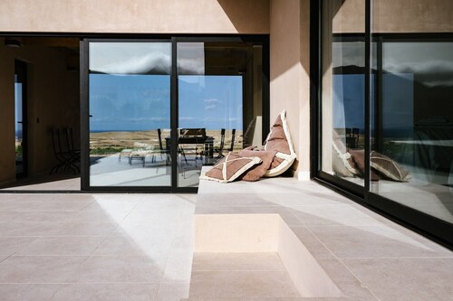 Essea Living Tindaya with heated pool