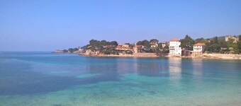 Nice studio with terrace near the sea