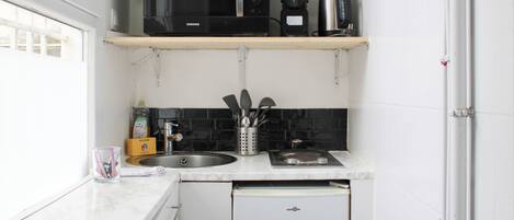 Fridge, microwave, coffee/tea maker