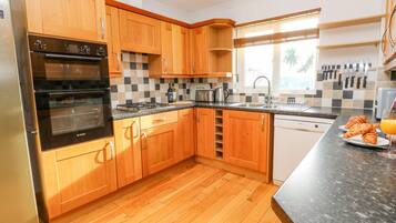 Fridge, dishwasher, electric kettle, toaster