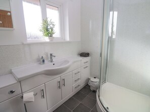 Shower - Cherry Tree House (Penzance)