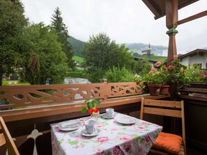 Apartment | Dining - Apartment in Top Location in Fugen With Balcony (Fuegen)