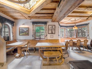 Cottage | Dining - Quaint Alpine hut in the Stubaital With Sauna (Neustift Im Stubaital)