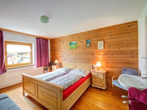Apartment | 4 bedrooms, bed sheets - Scenic Apartment in Tirol With Garden (Kaltenbach)
