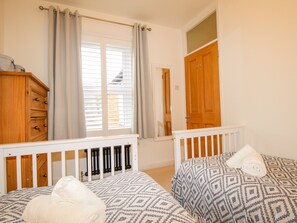 2 habitaciones, decoración personalizada y muebles diferentes