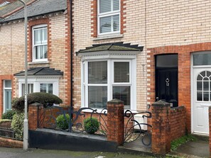Exterior - Owl's Rest (Weymouth)