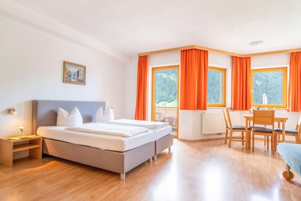 Apartamento | 1 dormitorio, mobiliario individual, ropa de cama