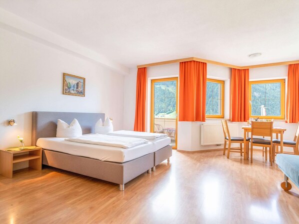 Apartment | 1 bedroom, individually furnished, bed sheets