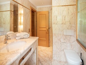 House | Bathroom - Charming Holiday Home in Maurach am Achensee (Eben am Achensee)