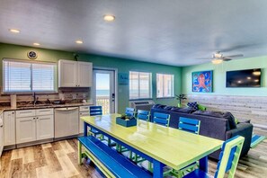 Condo, 2 Bedrooms | Interior