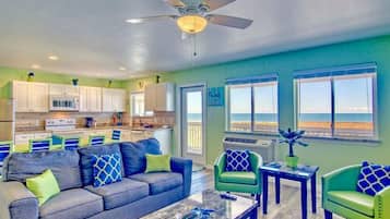 Condo, 2 Bedrooms | Living area