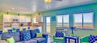 Beachgate CondoSuites and Oceanfront Resort